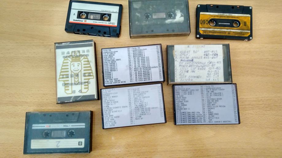 hrpa piratskih kazeta za c64, slika ukradena s njuškala